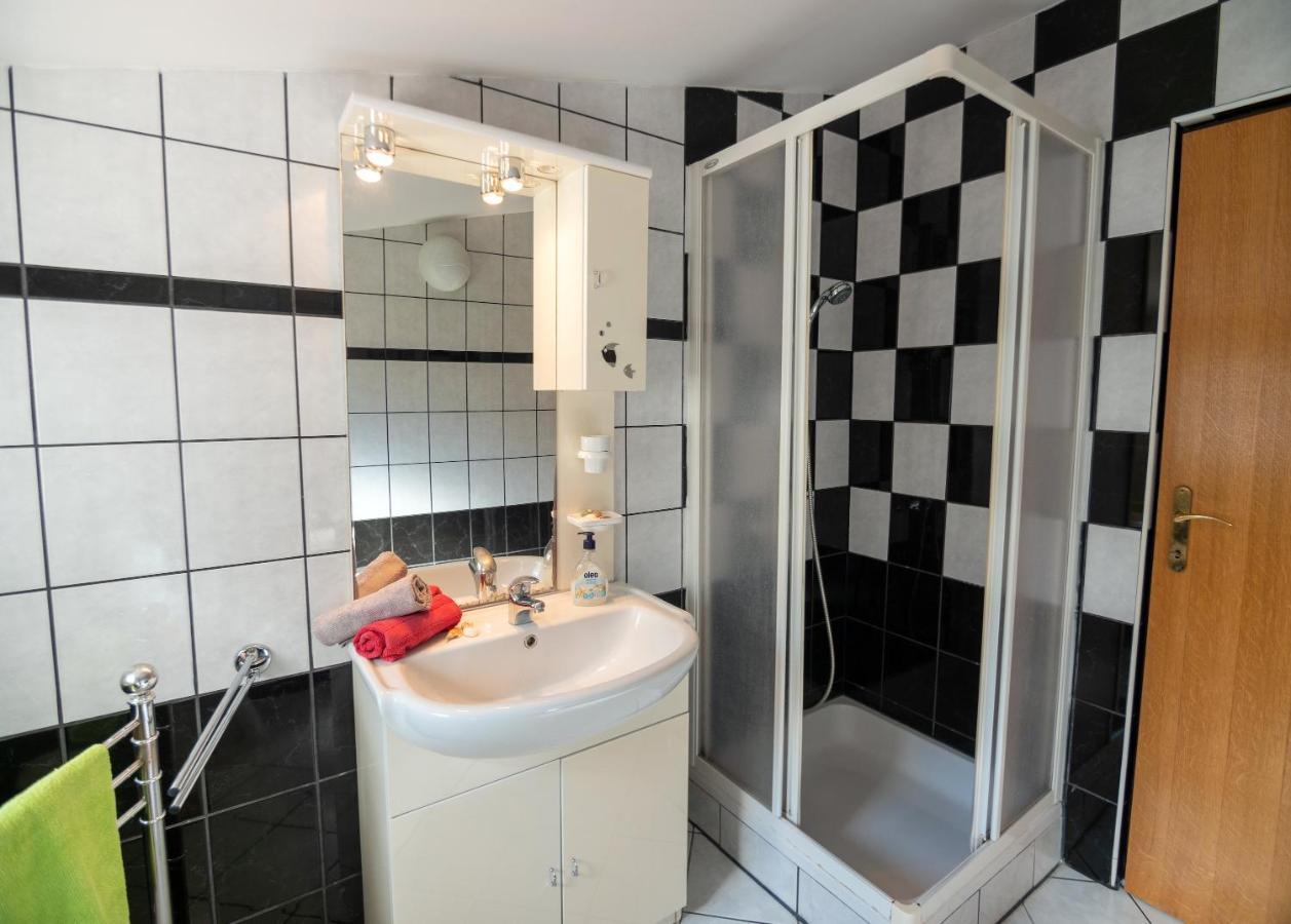 Apartments Rezek スペタルスカ・ドラガ エクステリア 写真